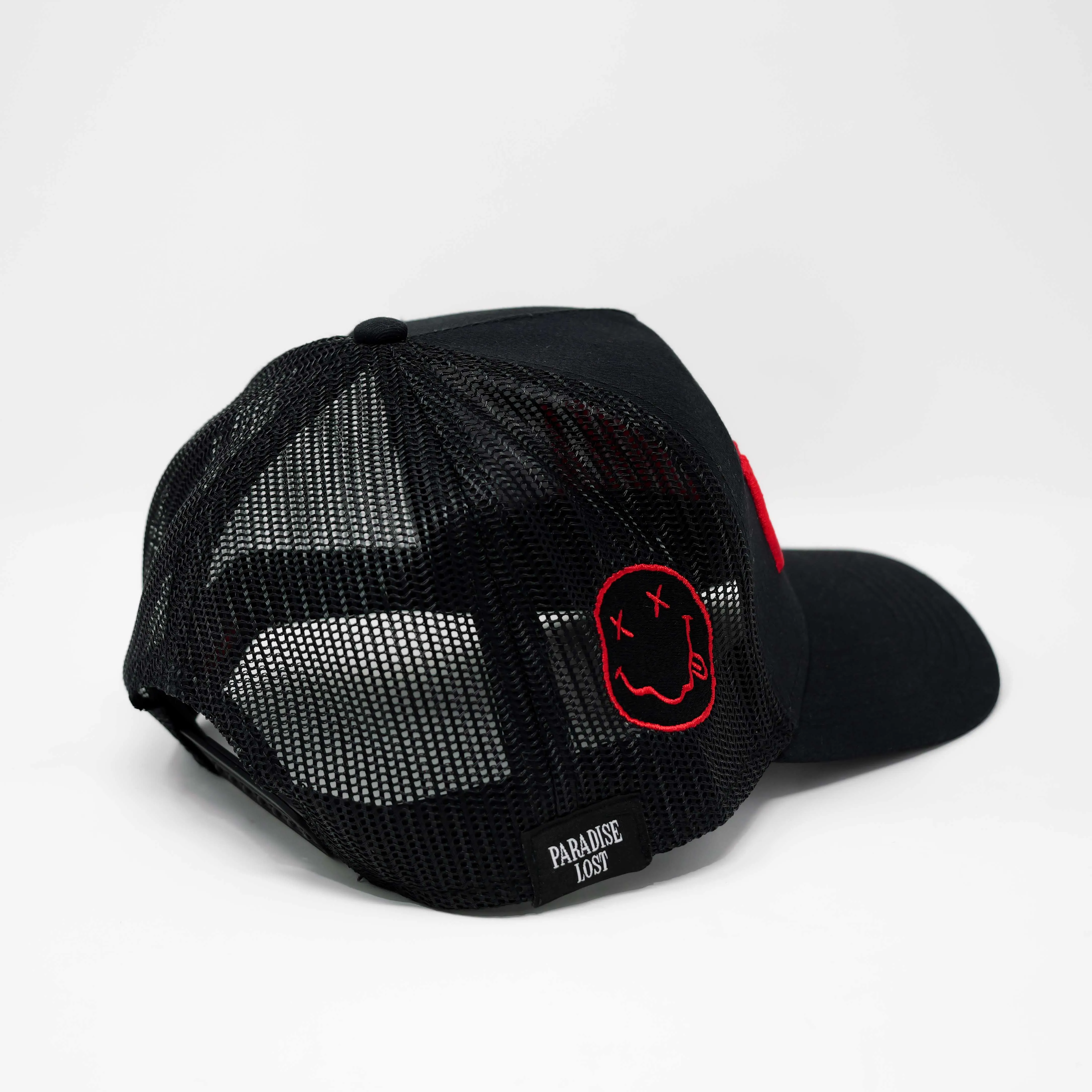 PARANOIA TRUCKER HAT BLACK/RED